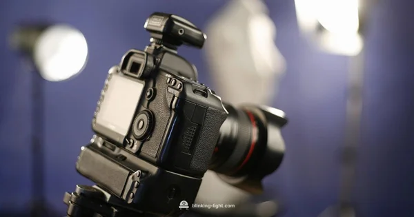 Top Canon Flash - Blinking Light