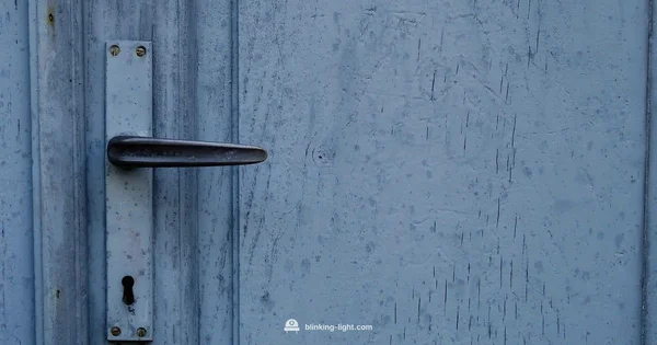 Schlage Yellow Blink - Blinking Light